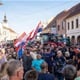 Svinjogojci na ulicama: Traktorima stigli u Vinkovce, iznijeli zahtjeve, traže sastanak s Ministarstvom