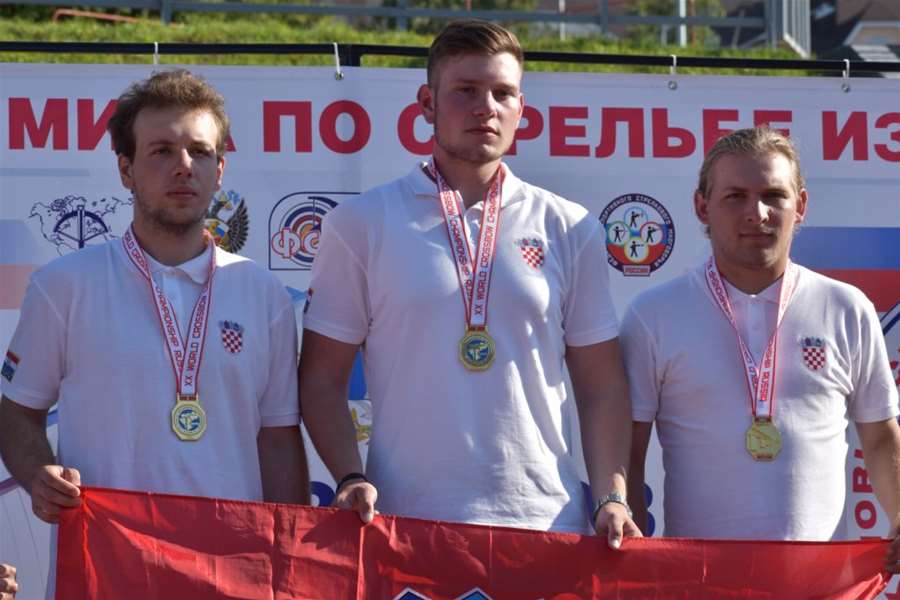 sport - samostrel SP - juniori ekipno Oliver Mofardin, Josip Novosel i Martin Oborovečki.jpg