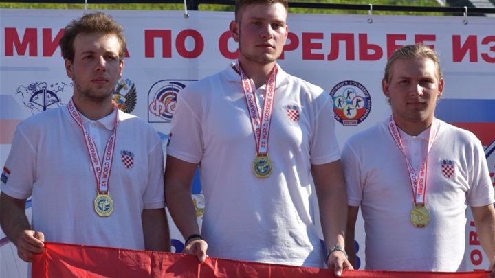 sport - samostrel SP - juniori ekipno Oliver Mofardin, Josip Novosel i Martin Oborovečki.jpg